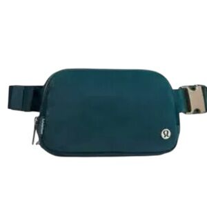 🍋Lululemon Everywhere Belt Bag in Jasper Green Velour & Gold 1L *RARE*  Like New